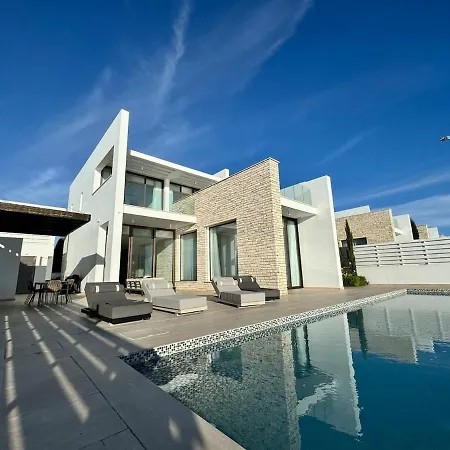 Amazing Villa! Really Comfortable! * Peyia